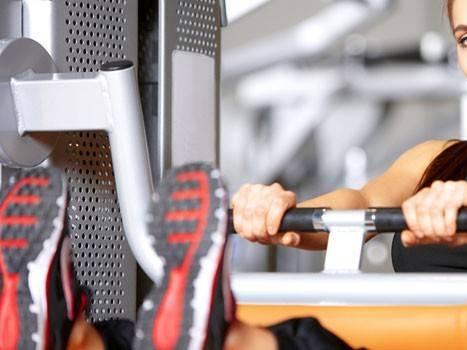 Упражнения для похудения в тренажёрном зале: комплексы и программы тренировок для мужчин и женщин Как похудеть в спортзале девушке